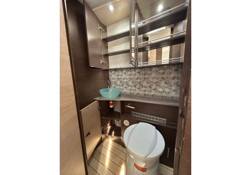 Integral Motorhome PILOTE Bavaria I 8302 en Sale Occasion