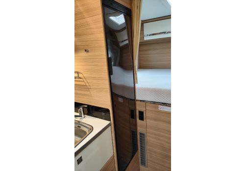 Low Profile Motorhome DETHLEFFS Globebus T1 en Sale Occasion