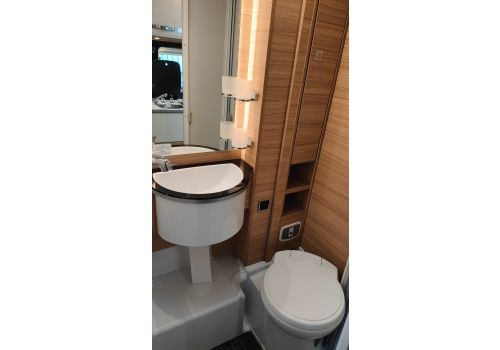 Low Profile Motorhome DETHLEFFS Globebus T1 en Sale Occasion