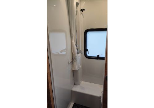 Low Profile Motorhome DETHLEFFS Globebus T1 en Sale Occasion