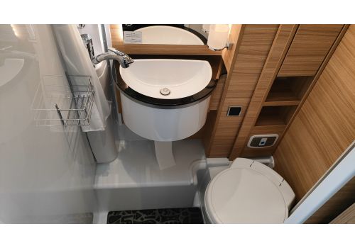 Low Profile Motorhome DETHLEFFS Globebus T1 en Sale Occasion