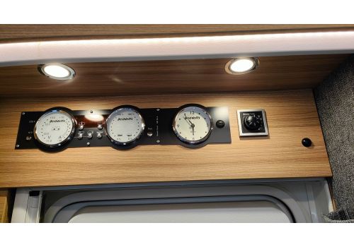 Low Profile Motorhome DETHLEFFS Globebus T1 en Sale Occasion
