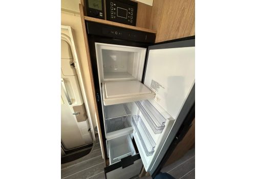 Low Profile Motorhome ROLLER TEAM Kronos 284 TL en Sale Occasion
