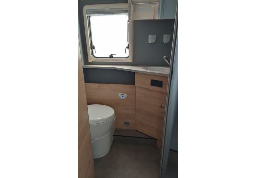 Low Profile Motorhome DETHLEFFS Just Camp T7052 DBM en Sale Occasion
