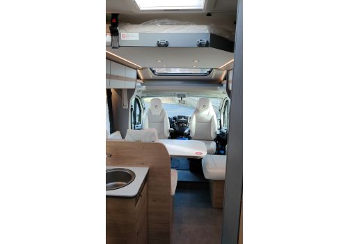 Low Profile Motorhome DETHLEFFS Just Camp T7052 DBM en Sale Occasion