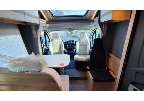 Low Profile Motorhome DETHLEFFS Just Camp T7052 EB en Sale Occasion