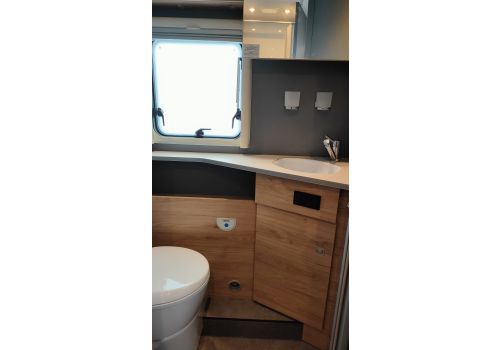 Low Profile Motorhome DETHLEFFS Just Camp T7052 EB en Sale Occasion