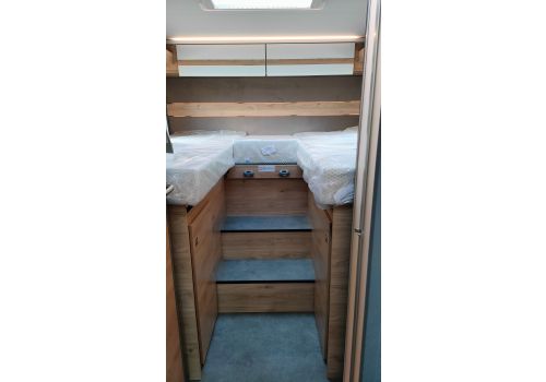 Low Profile Motorhome DETHLEFFS Just Camp T7052 EB en Sale Occasion