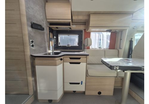 Low Profile Motorhome RAPIDO Rapido 696F Modelo 2025 en Sale Occasion