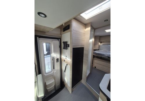 Low Profile Motorhome RAPIDO Rapido 696F Modelo 2025 en Sale Occasion