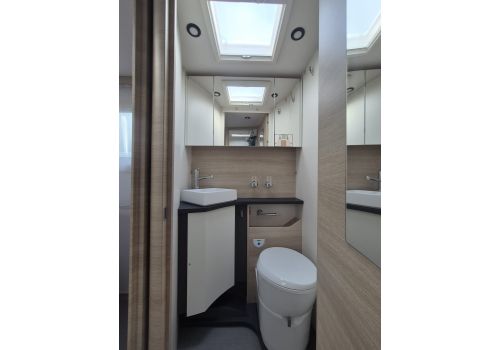 Low Profile Motorhome RAPIDO Rapido 696F Modelo 2025 en Sale Occasion