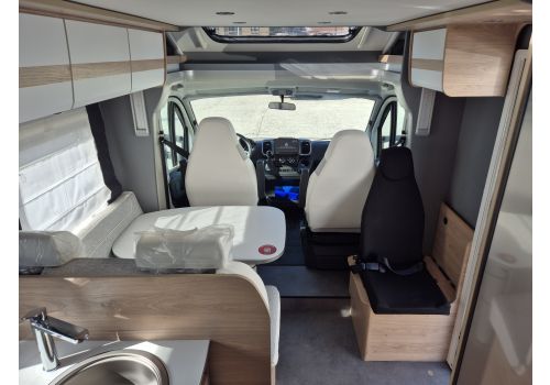 Low Profile Motorhome DETHLEFFS Just Camp T7052 DBM Modelo 2026 en Catalog