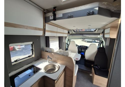 Low Profile Motorhome DETHLEFFS Just Camp T7052 DBM Modelo 2026 en Catalog