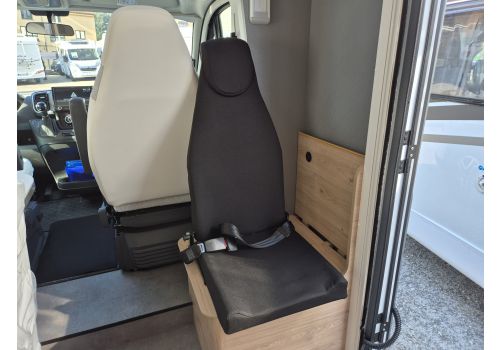 Low Profile Motorhome DETHLEFFS Just Camp T7052 DBM Modelo 2026 en Catalog