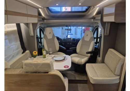Low Profile Motorhome DETHLEFFS Just Camp T7052 DBM Modelo 2026 en Catalog