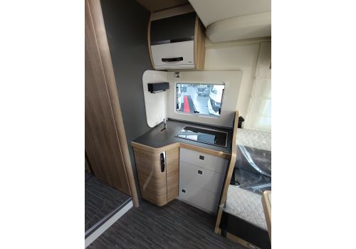 Low Profile Motorhome MOBILVETTA KEA P86 en Catalog