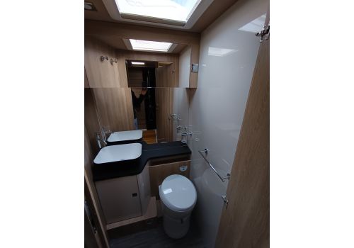Low Profile Motorhome MOBILVETTA KEA P86 en Catalog