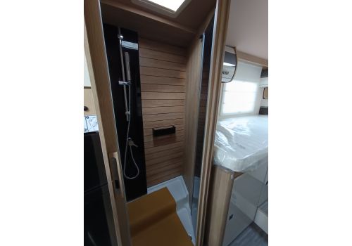 Low Profile Motorhome MOBILVETTA KEA P86 en Catalog