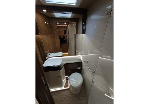 Low Profile Motorhome MOBILVETTA Krosser 90 en Sale Occasion