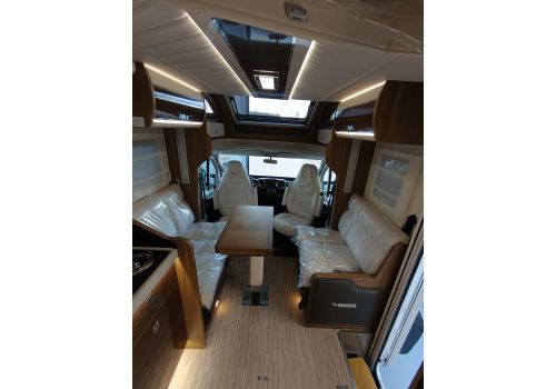 Low Profile Motorhome MOBILVETTA Krosser 90 en Sale Occasion