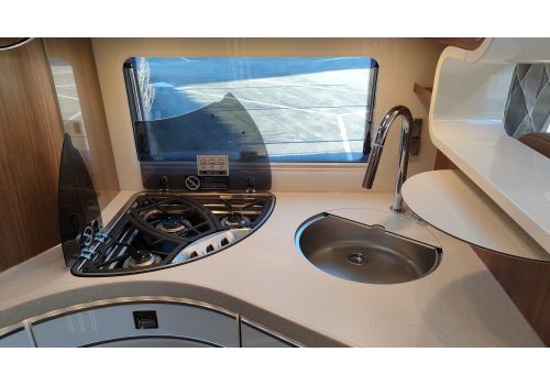 Integral Motorhome CARTHAGO Chic e-line I 51 QB DA en Sale Occasion