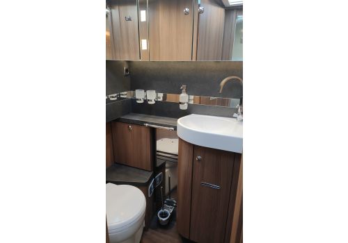 Integral Motorhome CARTHAGO Chic e-line I 51 QB DA en Sale Occasion