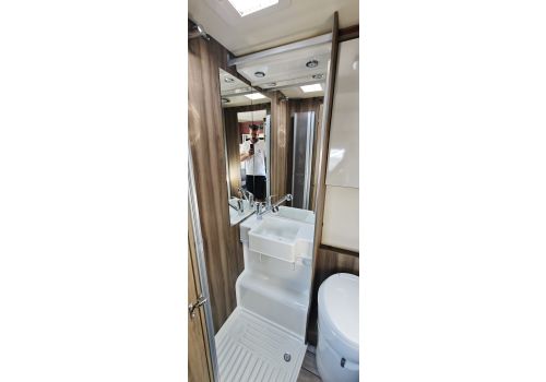 Capuchina Motorhome ROLLER TEAM Kronos 277 M en Rent