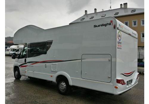 Capuchina Motorhome SUNLIGHT A-70 con amplio garaje en Sale Occasion