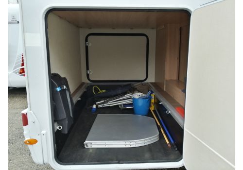 Capuchina Motorhome SUNLIGHT A-70 con amplio garaje en Sale Occasion