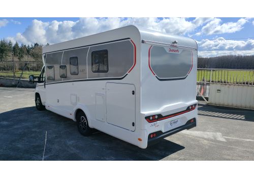 Low Profile Motorhome DETHLEFFS Just Camp 7052 DBL en Sale Occasion