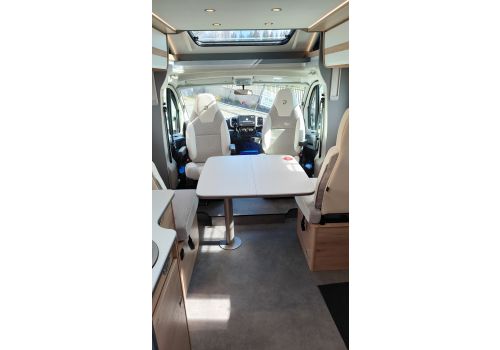 Low Profile Motorhome DETHLEFFS Just Camp 7052 DBL en Sale Occasion