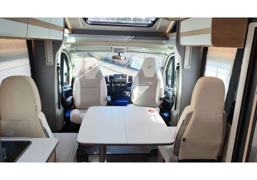 Low Profile Motorhome DETHLEFFS Just Camp 7052 DBL en Sale Occasion