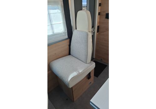Low Profile Motorhome DETHLEFFS Just Camp 7052 DBL en Sale Occasion