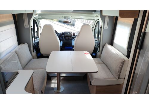 Low Profile Motorhome DETHLEFFS Just Camp 7052 DBL en Sale Occasion