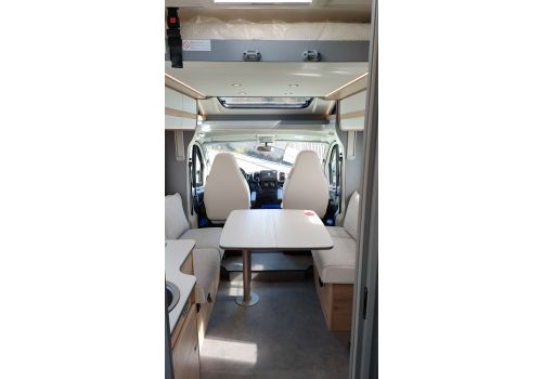Low Profile Motorhome DETHLEFFS Just Camp 7052 DBL en Sale Occasion