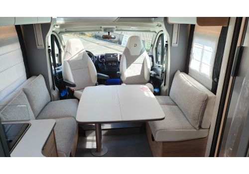 Low Profile Motorhome DETHLEFFS Just Camp 7052 DBL en Sale Occasion