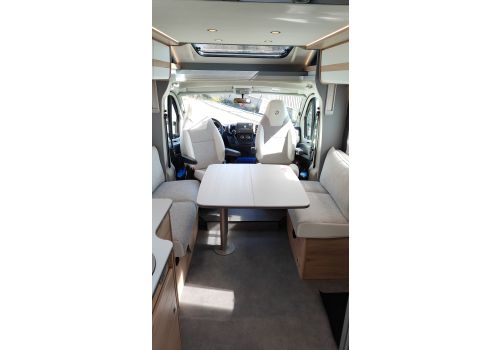 Low Profile Motorhome DETHLEFFS Just Camp 7052 DBL en Sale Occasion