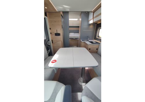 Low Profile Motorhome DETHLEFFS Just Camp 7052 DBL en Sale Occasion