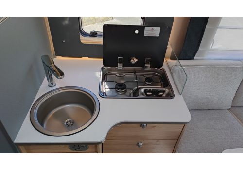 Low Profile Motorhome DETHLEFFS Just Camp 7052 DBL en Sale Occasion