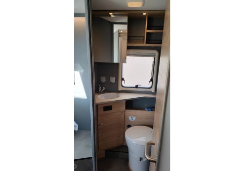 Low Profile Motorhome DETHLEFFS Just Camp 7052 DBL en Sale Occasion