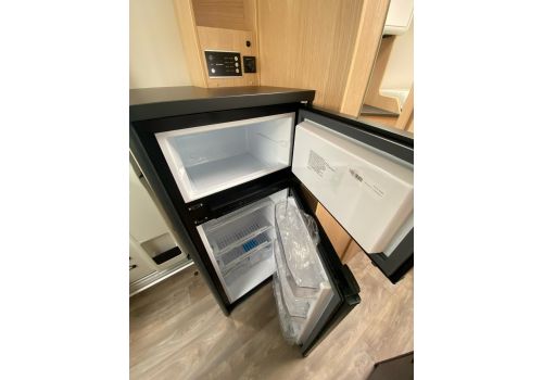 Low Profile Motorhome SUNLIGHT T67S Adventure en Sale Occasion