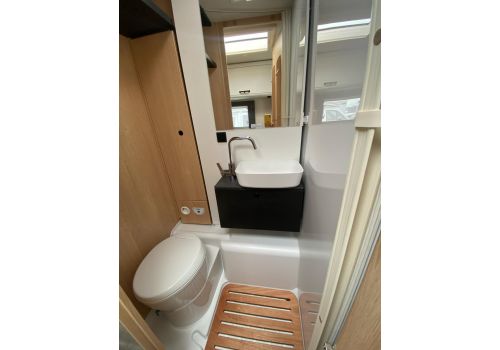 Low Profile Motorhome SUNLIGHT T67S Adventure en Sale Occasion