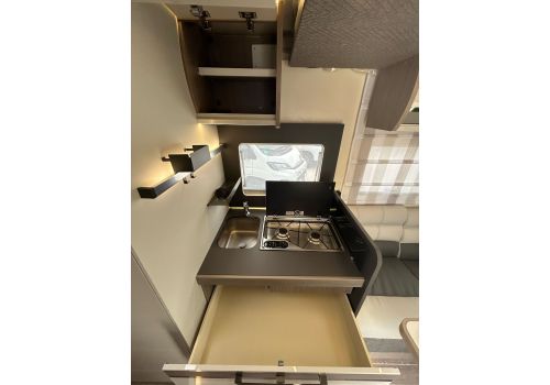 Low Profile Motorhome ROLLER TEAM Zefiro 267 TL en Sale Occasion