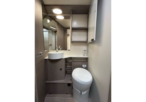 Low Profile Motorhome ROLLER TEAM Zefiro 267 TL en Sale Occasion