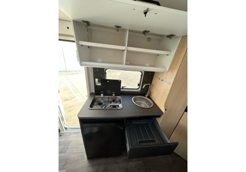 Low Profile Motorhome SUNLIGHT T58 Adventure Edition en Rent