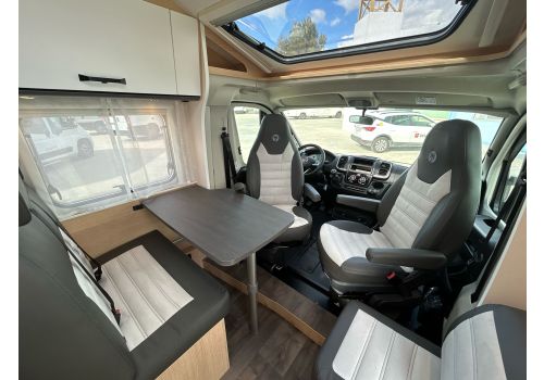 Low Profile Motorhome SUNLIGHT V60 Adventure Edition en Sale Occasion