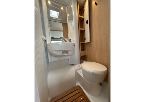 Low Profile Motorhome SUNLIGHT V60 Adventure Edition en Sale Occasion