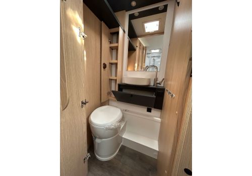 Low Profile Motorhome SUNLIGHT T68 Adventure edition en Sale Occasion