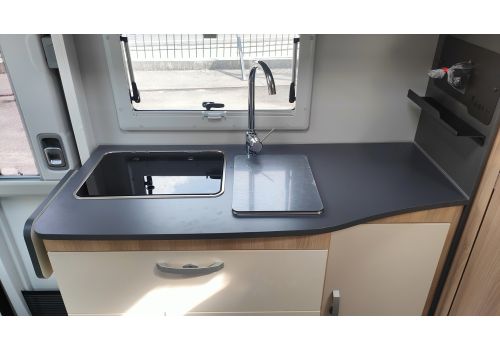Low Profile Motorhome ITINEO PF600 en Catalog