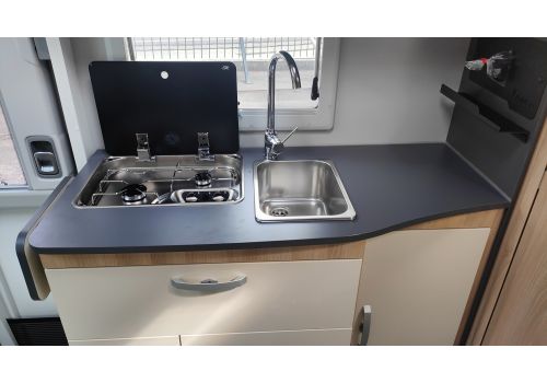 Low Profile Motorhome ITINEO PF600 en Catalog